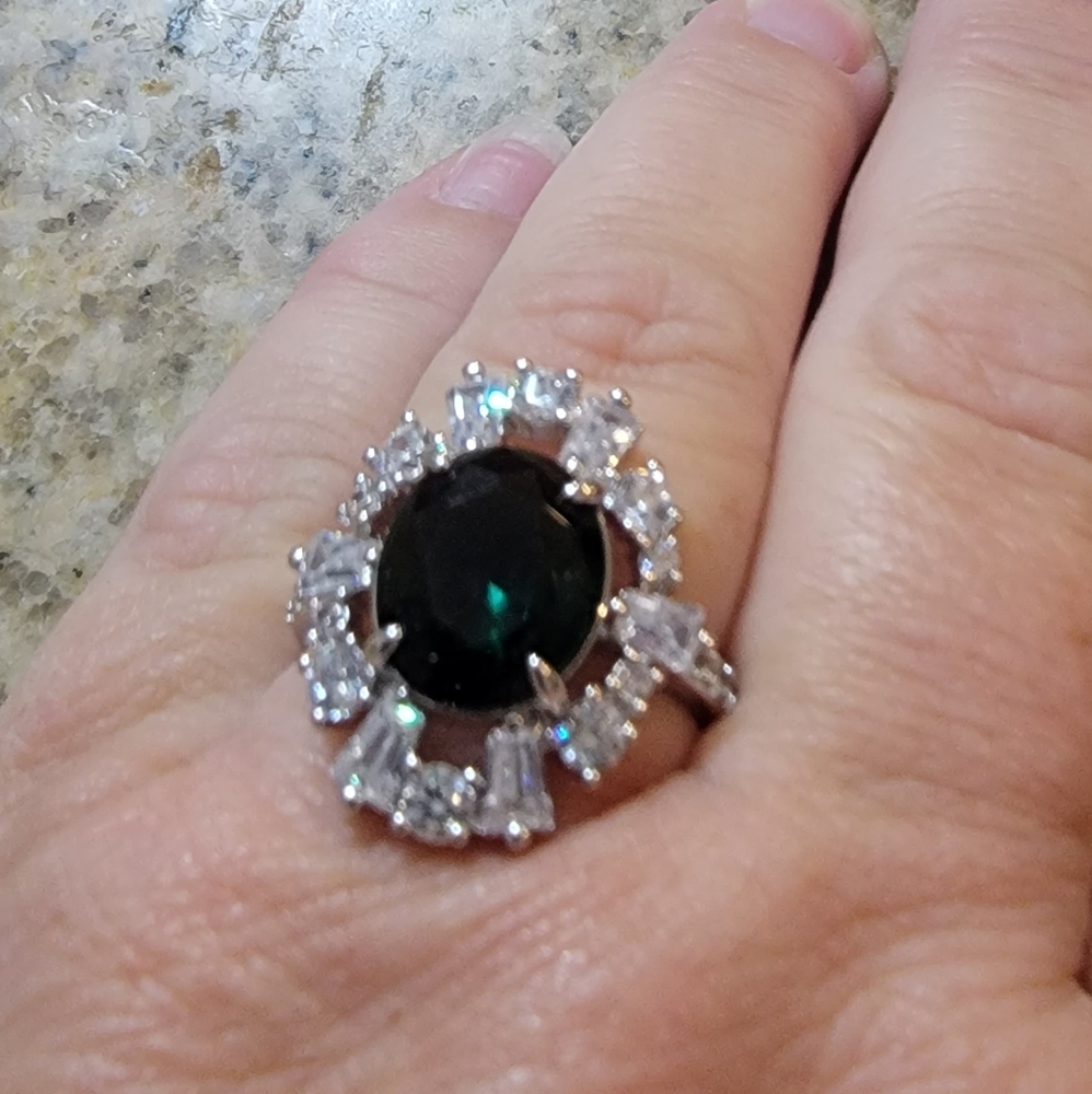 Ring bomb party ring size 8